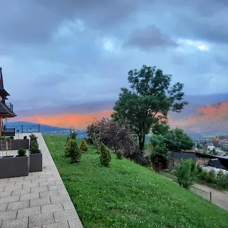Nad Dolina Z Tarasem I Jacuzzi 아파트