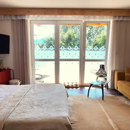 Nad Dolina Z Tarasem I Jacuzzi Апартаменты *